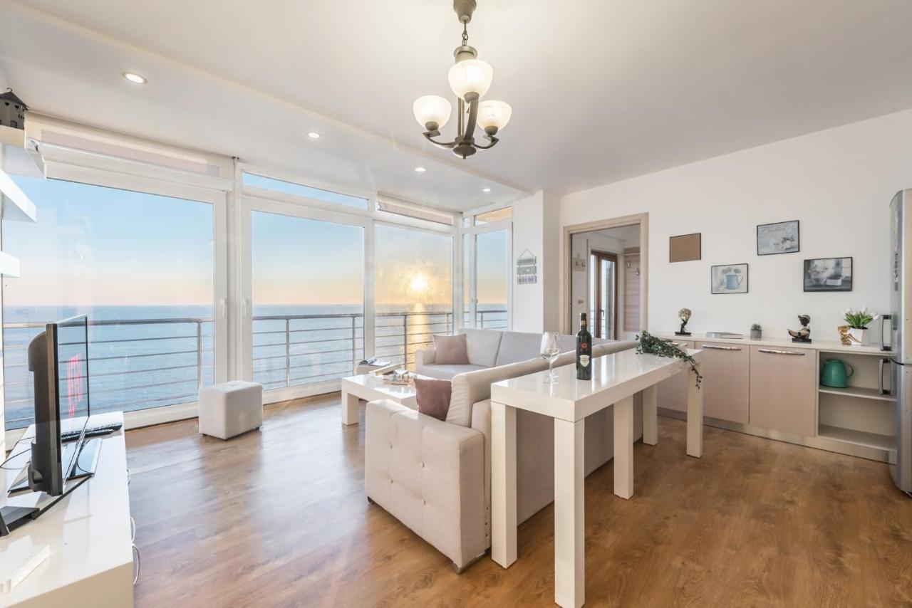Blue Heaven -Full Sea View Brand New Apartment Durrës 외부 사진